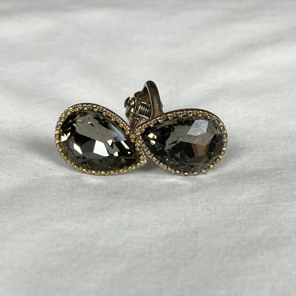 Gold-Rim Rhinestone Ring - Picture 2 of 3